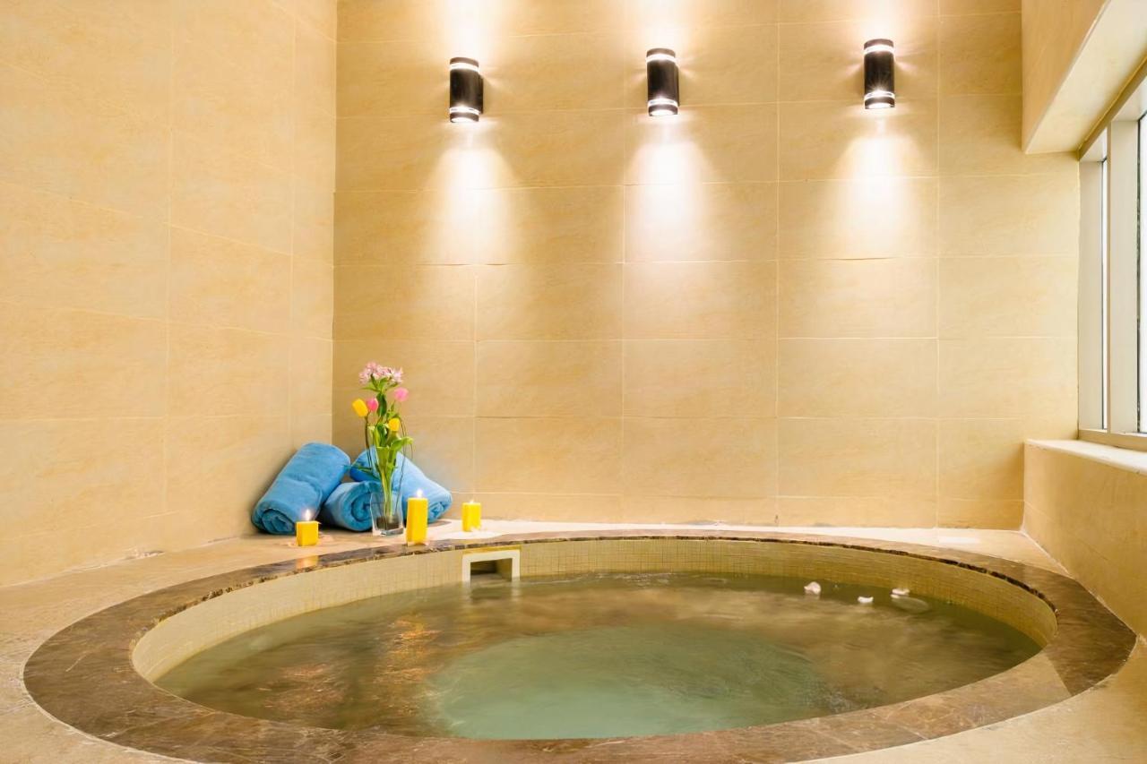 Crystal Plaza Al Majaz Hotel Sardzsa Kültér fotó
