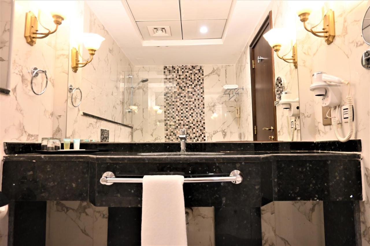 Crystal Plaza Al Majaz Hotel Sardzsa Kültér fotó