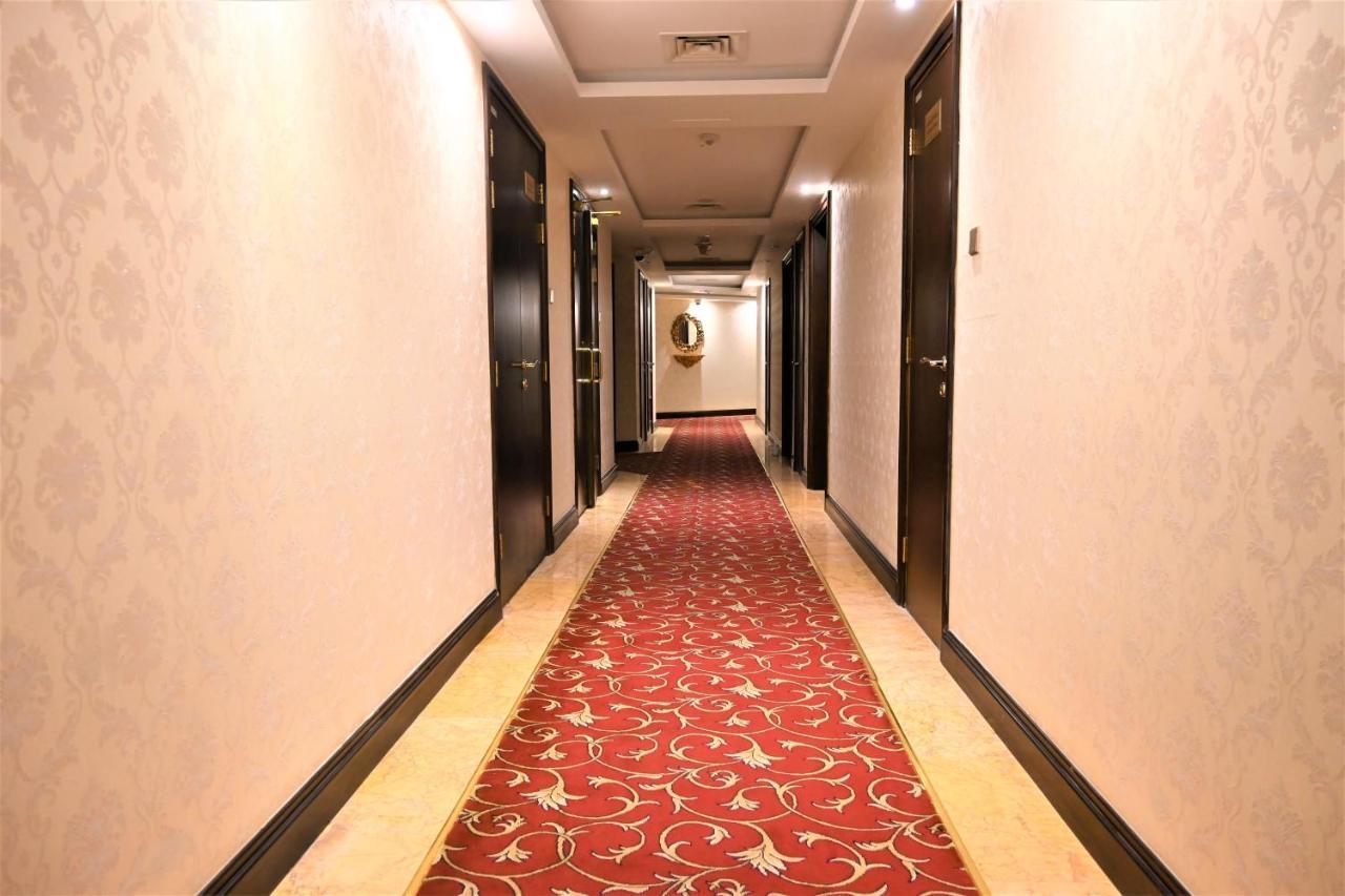 Crystal Plaza Al Majaz Hotel Sardzsa Kültér fotó