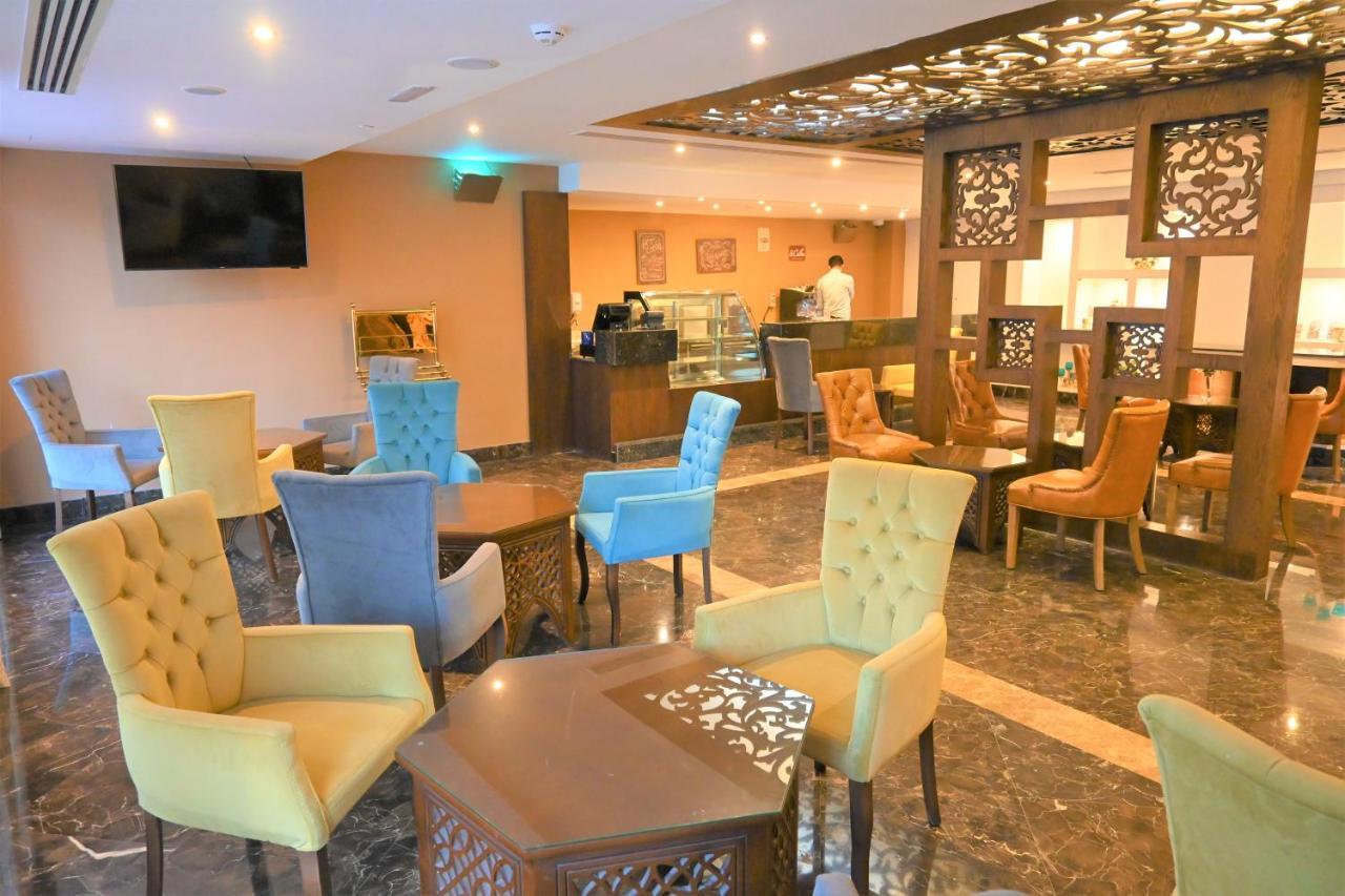 Crystal Plaza Al Majaz Hotel Sardzsa Kültér fotó