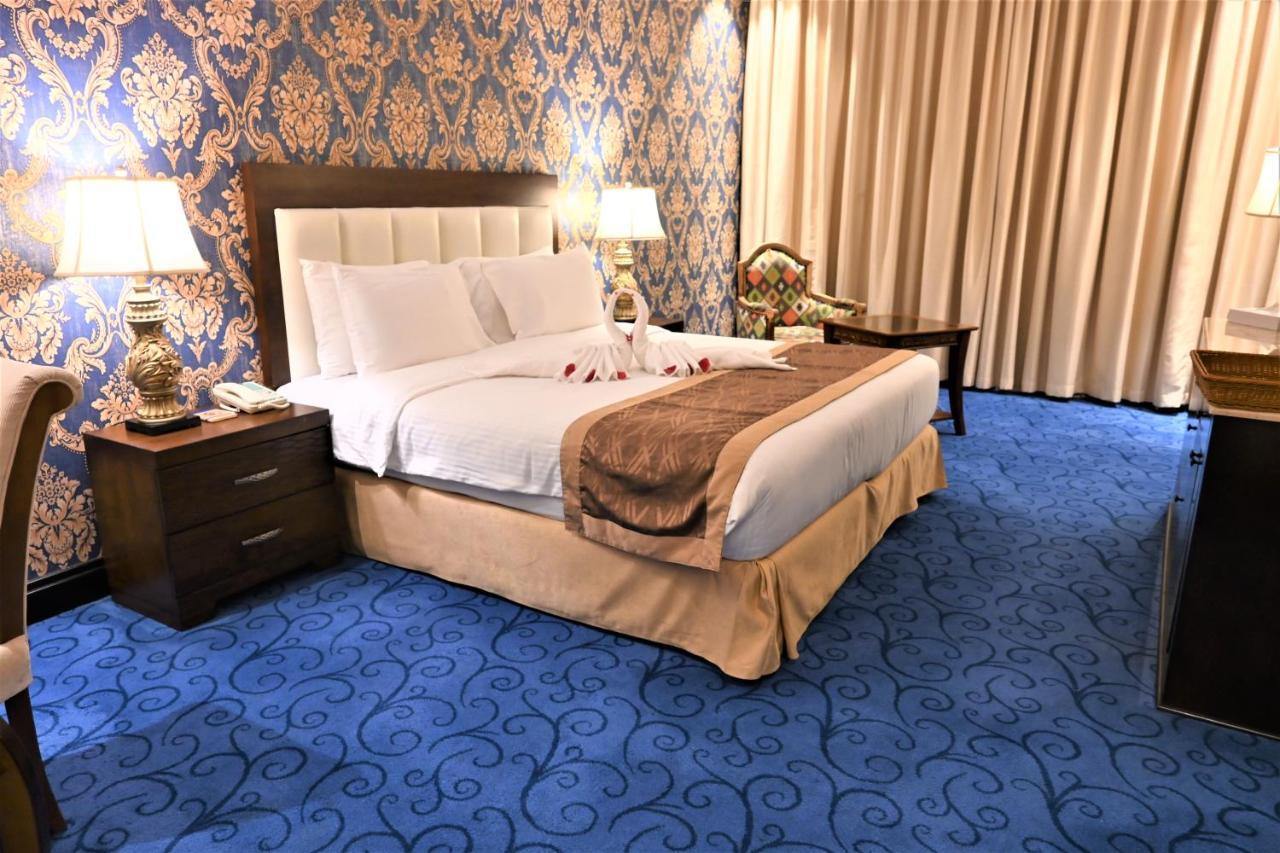 Crystal Plaza Al Majaz Hotel Sardzsa Kültér fotó