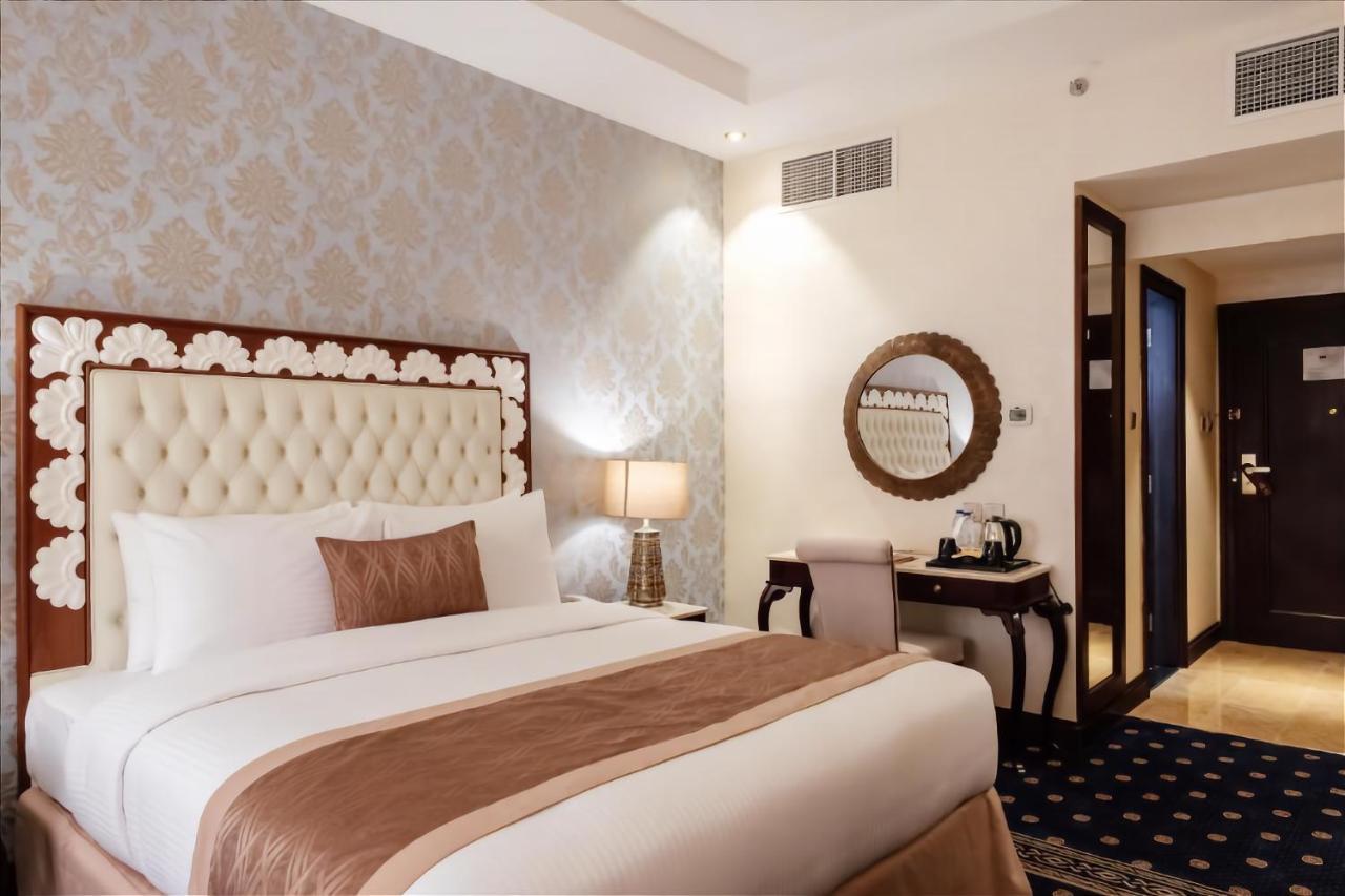 Crystal Plaza Al Majaz Hotel Sardzsa Kültér fotó