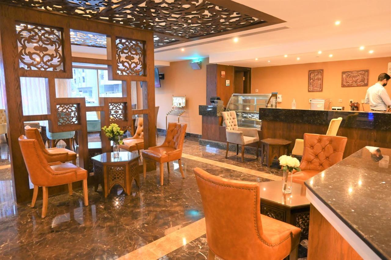 Crystal Plaza Al Majaz Hotel Sardzsa Kültér fotó