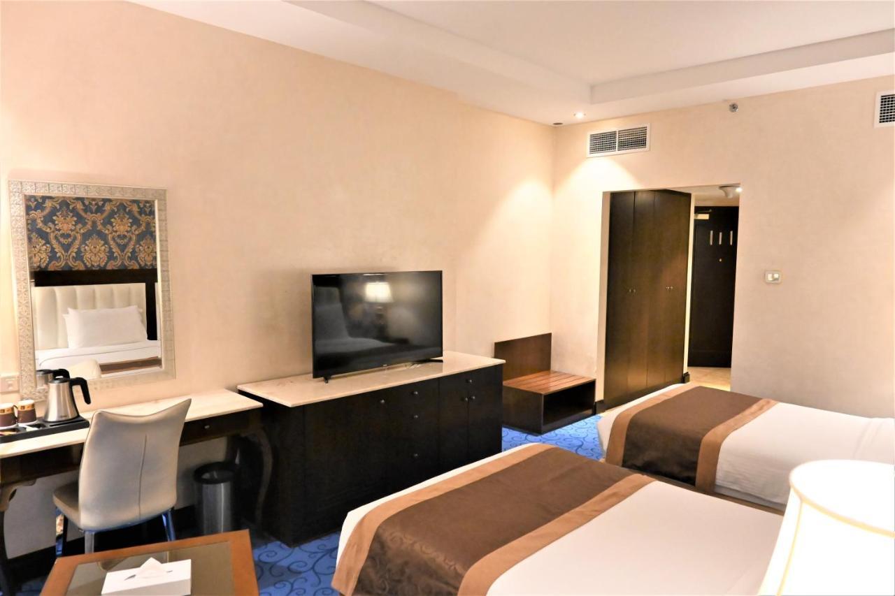 Crystal Plaza Al Majaz Hotel Sardzsa Kültér fotó