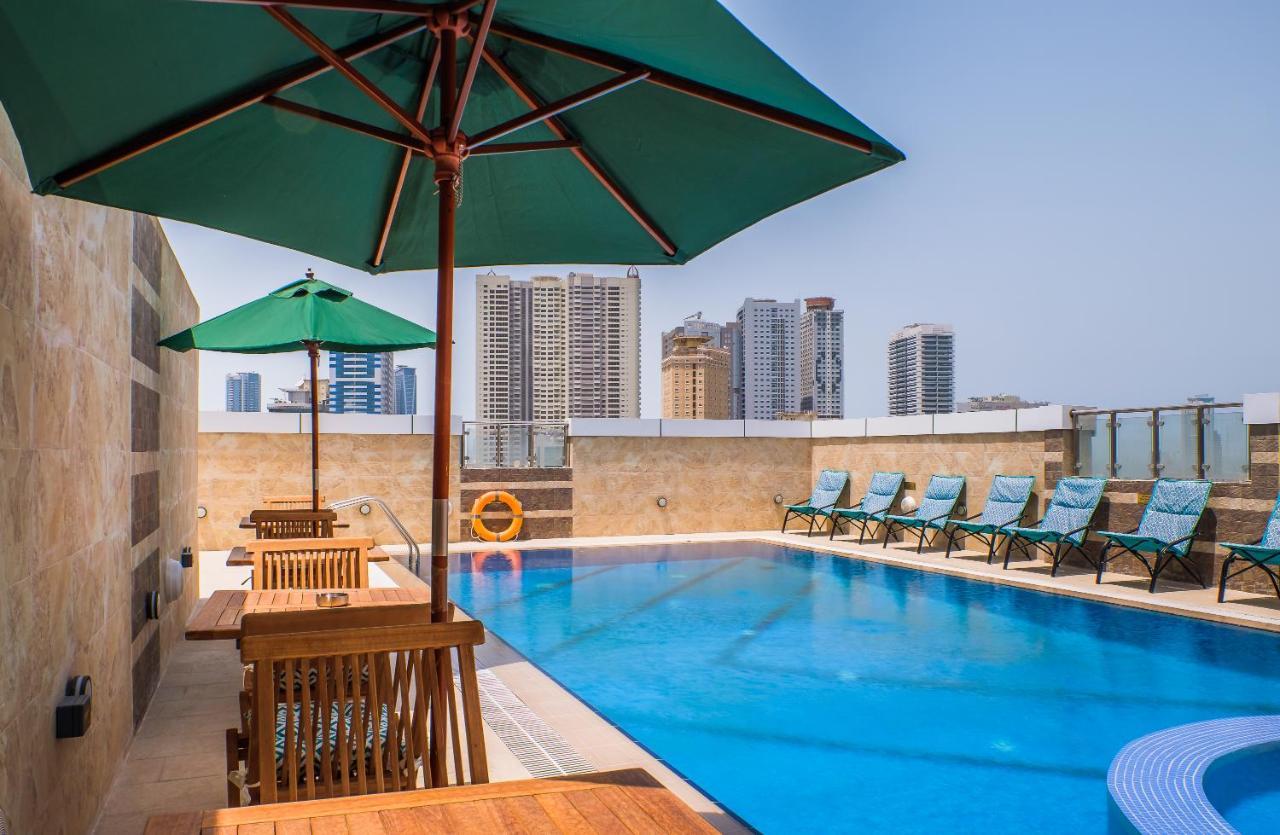 Crystal Plaza Al Majaz Hotel Sardzsa Kültér fotó